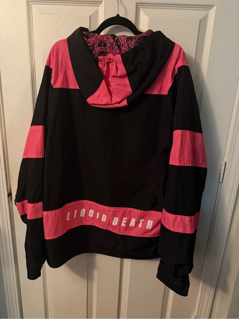 Black and Hot Pink 'Liquid Death' Pullover Anorak - Picture 3 of 3